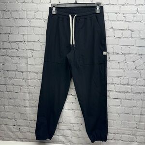 VUORI Women’s Black Joggers with White Drawstring